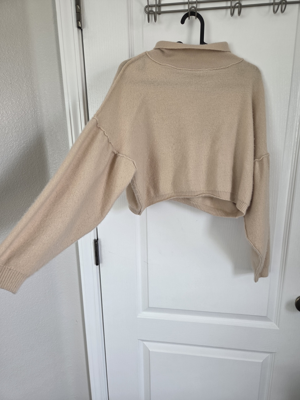 Free People Cropped Cowl Neck Sweater in Beige 100% Cashmere